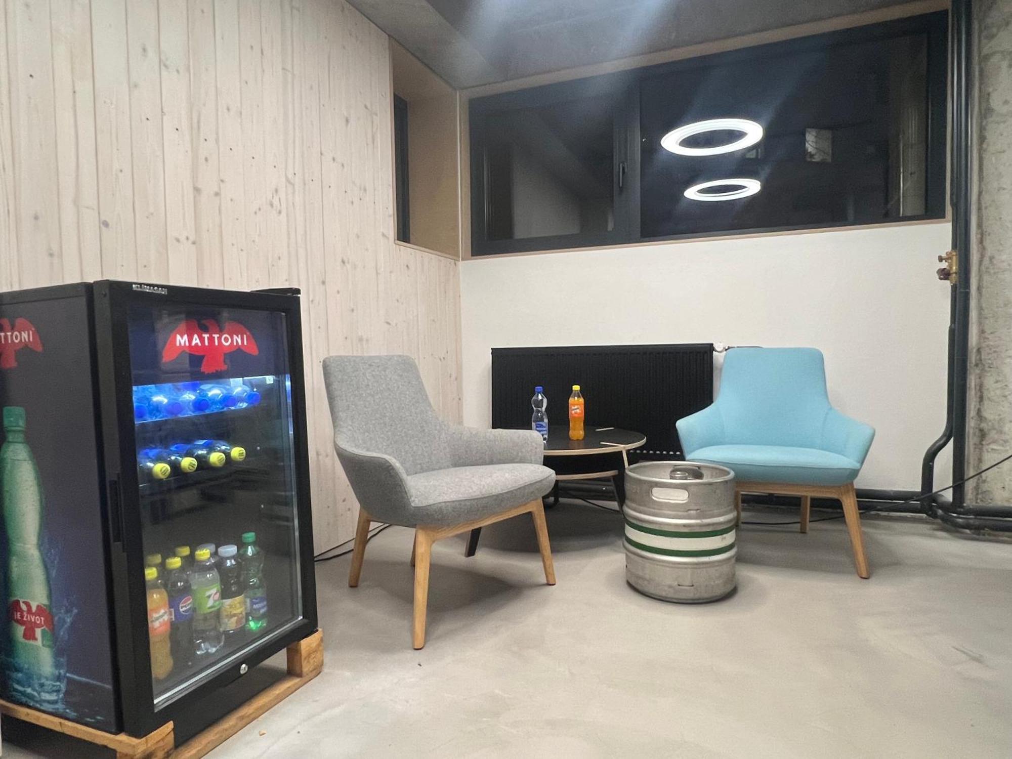 Izy Stay Hostel Bratysława Zewnętrze zdjęcie