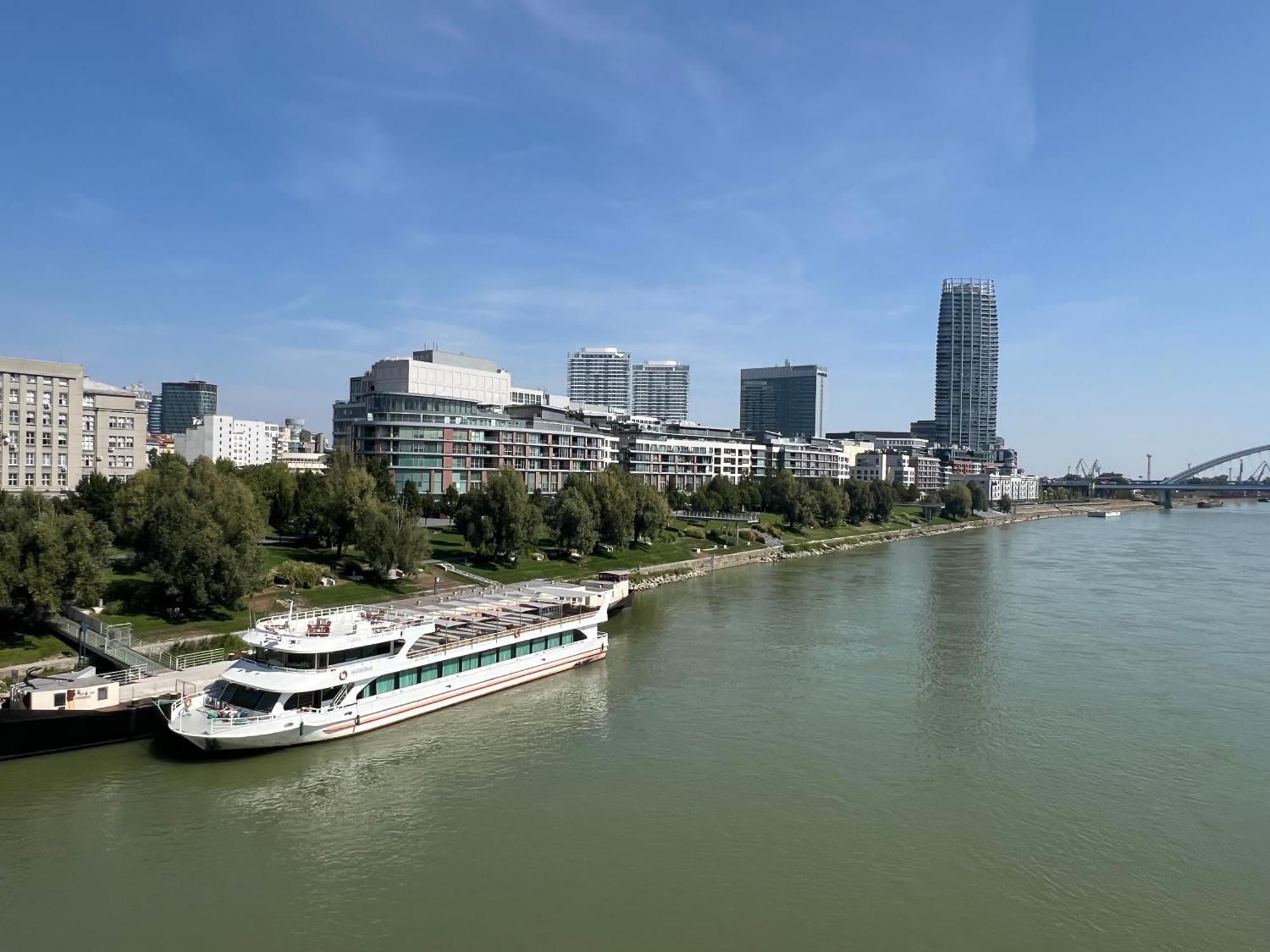 Izy Stay Hostel Bratysława Zewnętrze zdjęcie