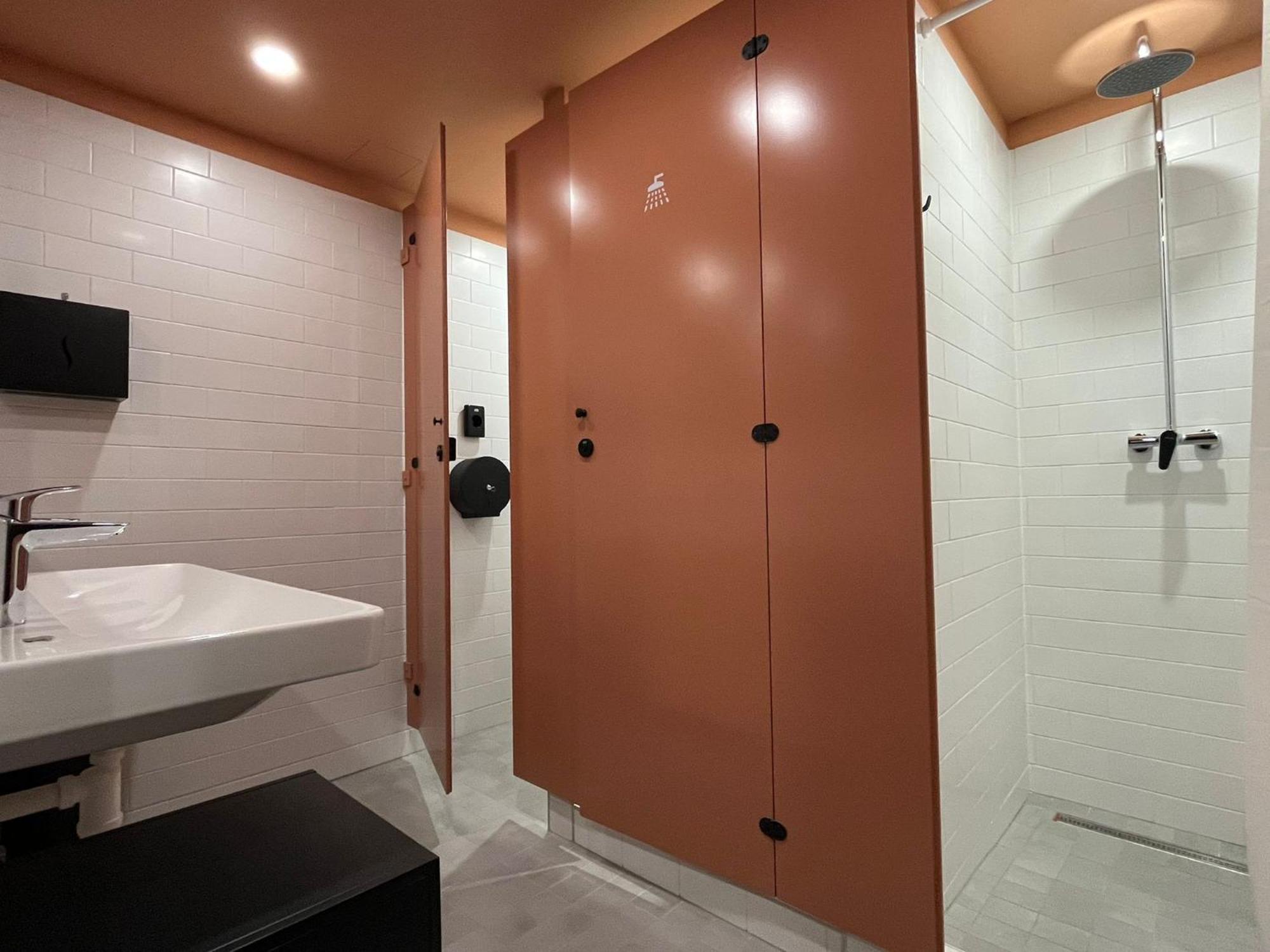 Izy Stay Hostel Bratysława Zewnętrze zdjęcie