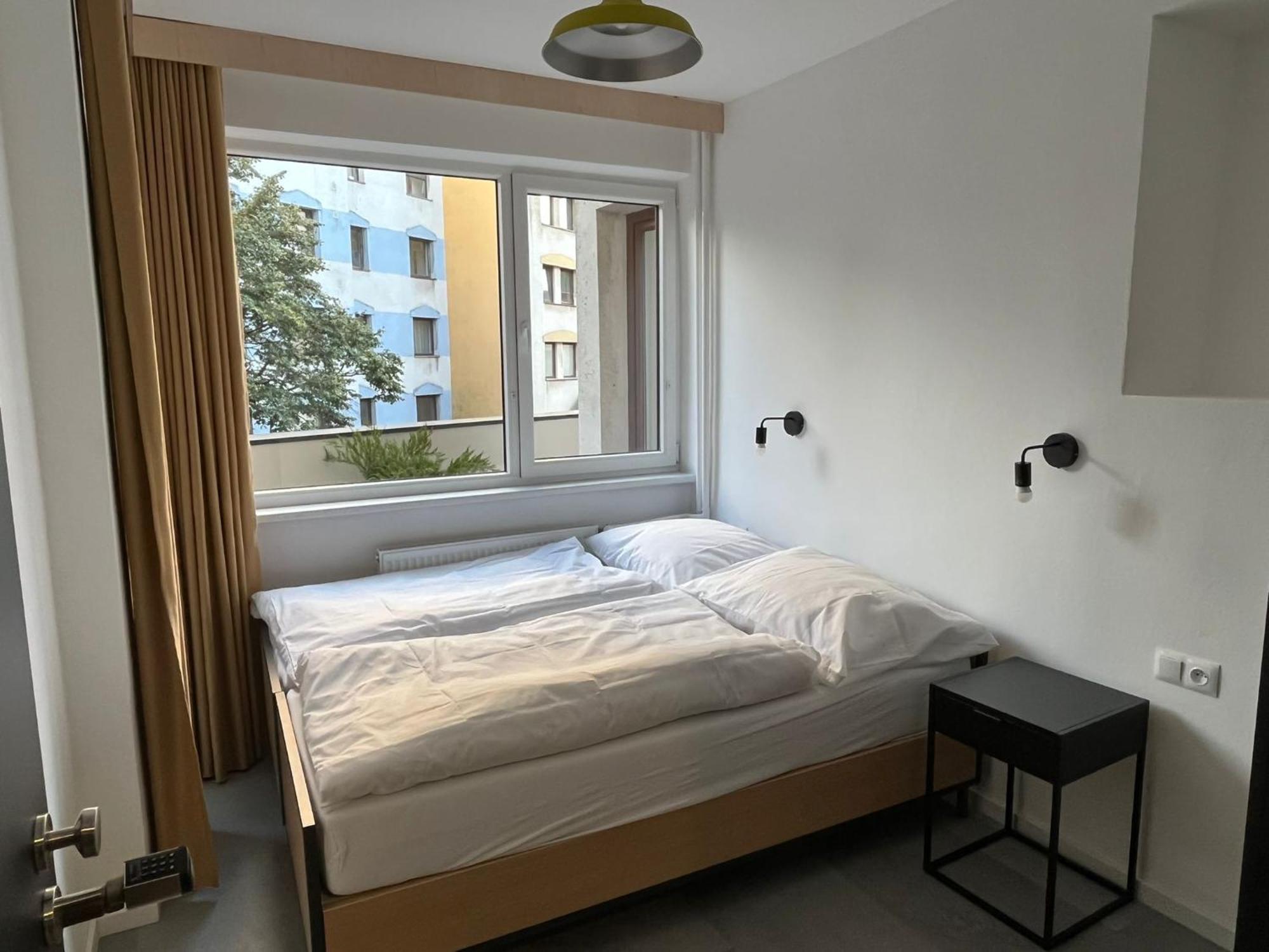 Izy Stay Hostel Bratysława Zewnętrze zdjęcie