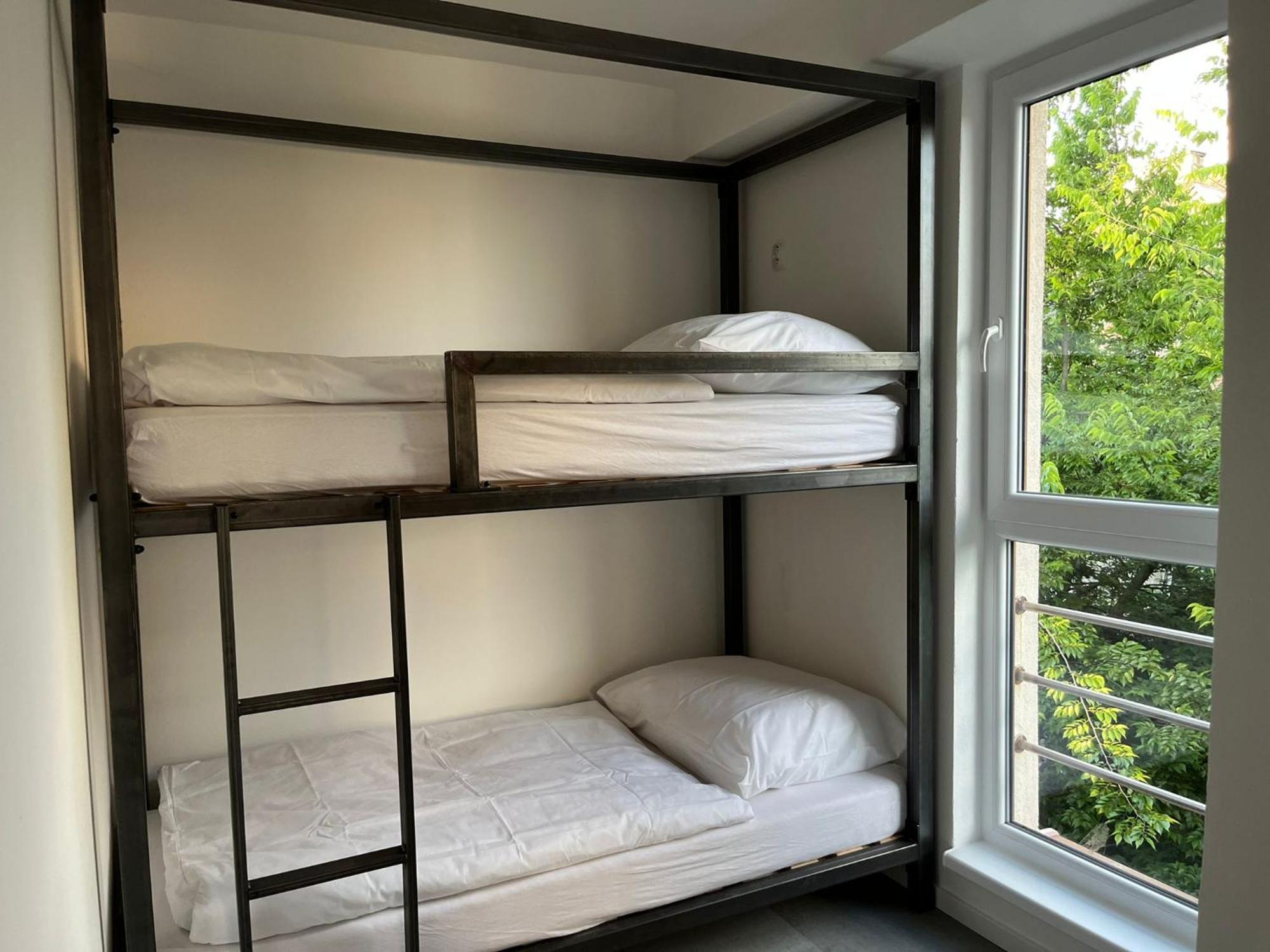 Izy Stay Hostel Bratysława Zewnętrze zdjęcie