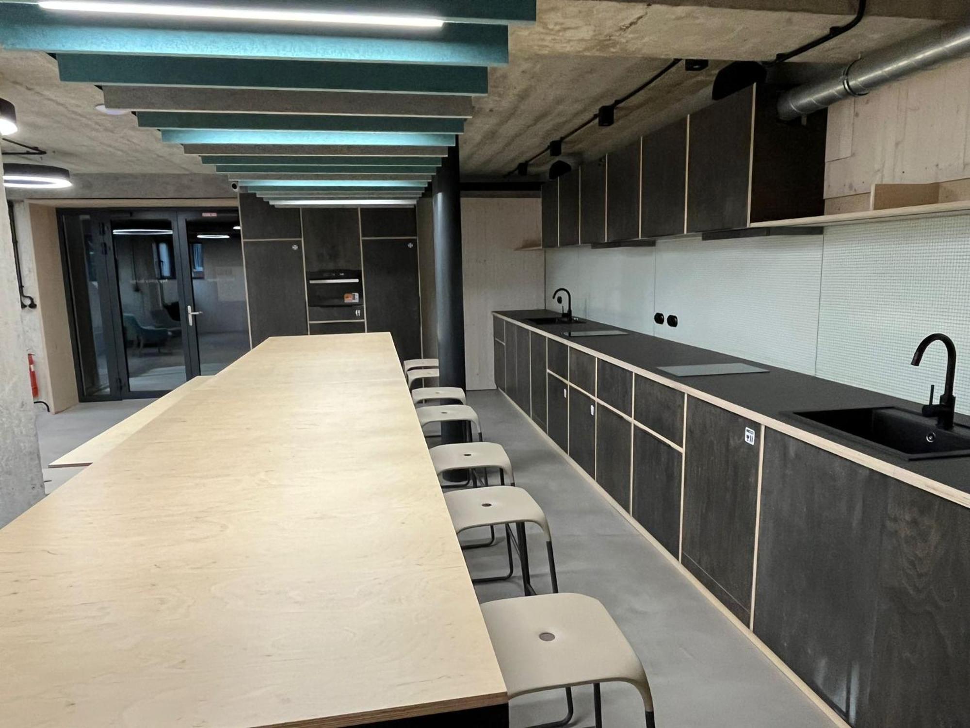 Izy Stay Hostel Bratysława Zewnętrze zdjęcie