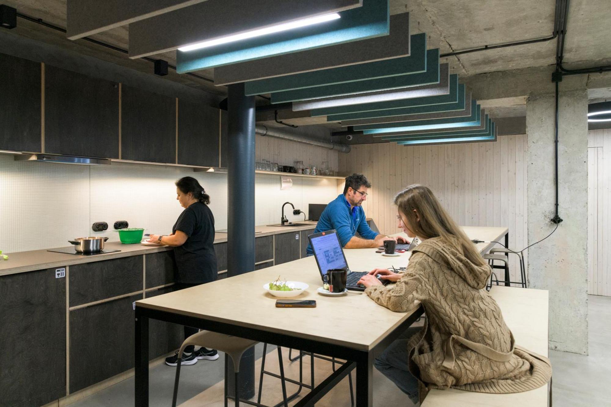 Izy Stay Hostel Bratysława Zewnętrze zdjęcie