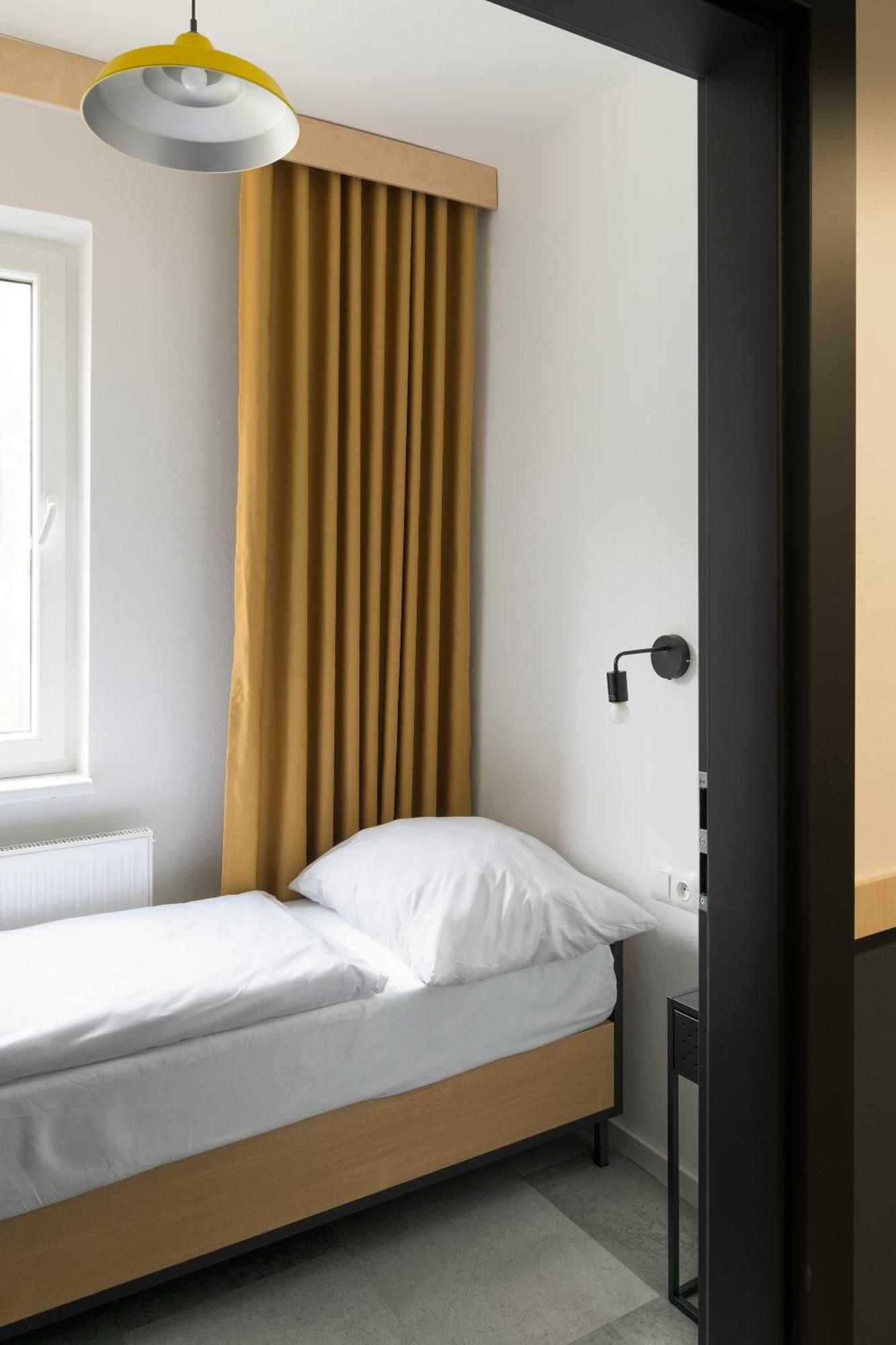 Izy Stay Hostel Bratysława Zewnętrze zdjęcie